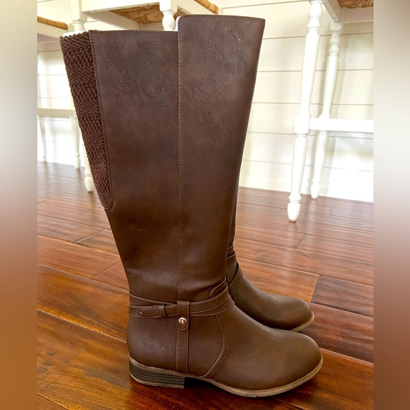 Brand New!  Knee high boots. Size 7.5 - Picture 1 of 4